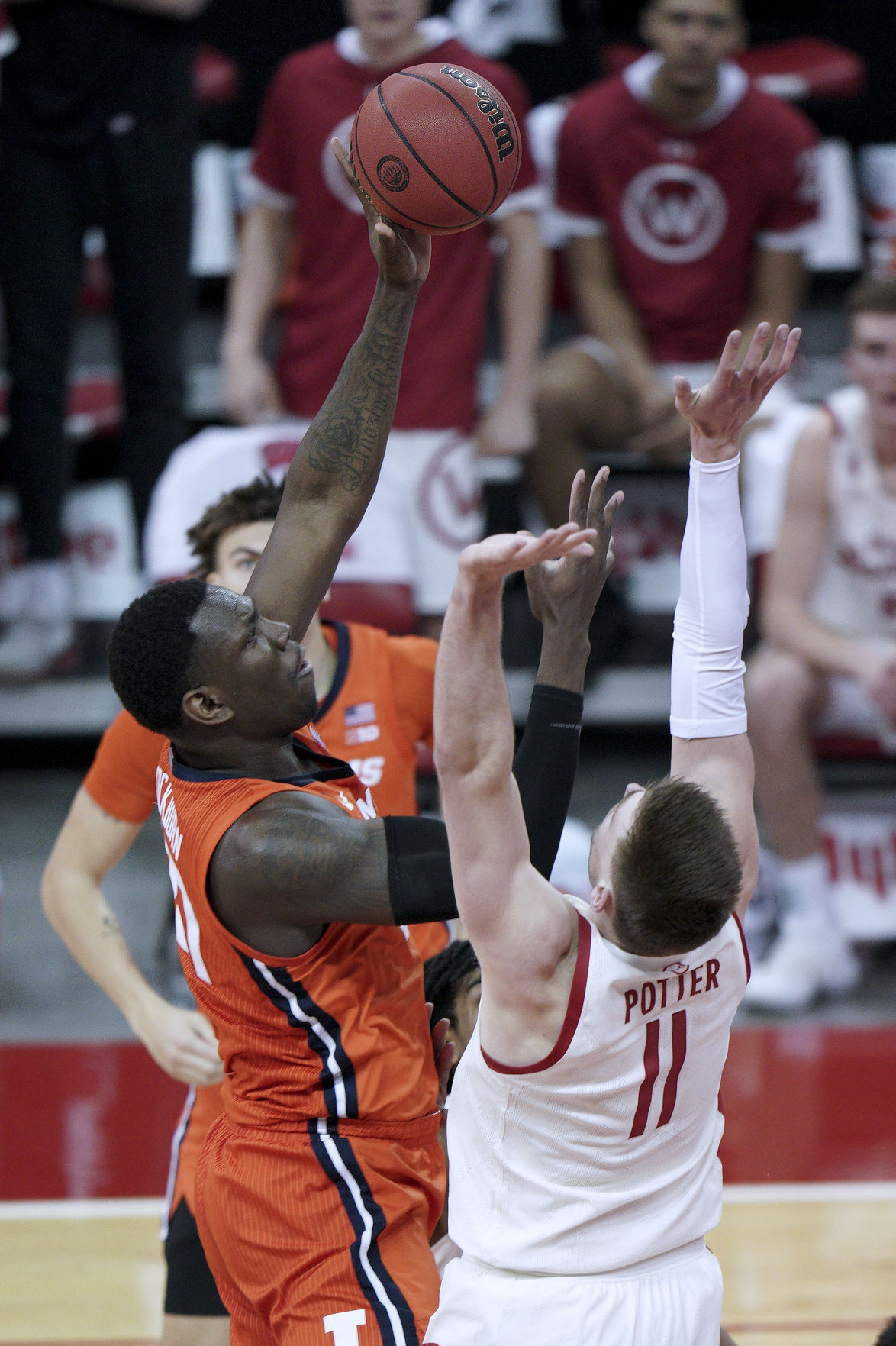Illinois 74, UW 69